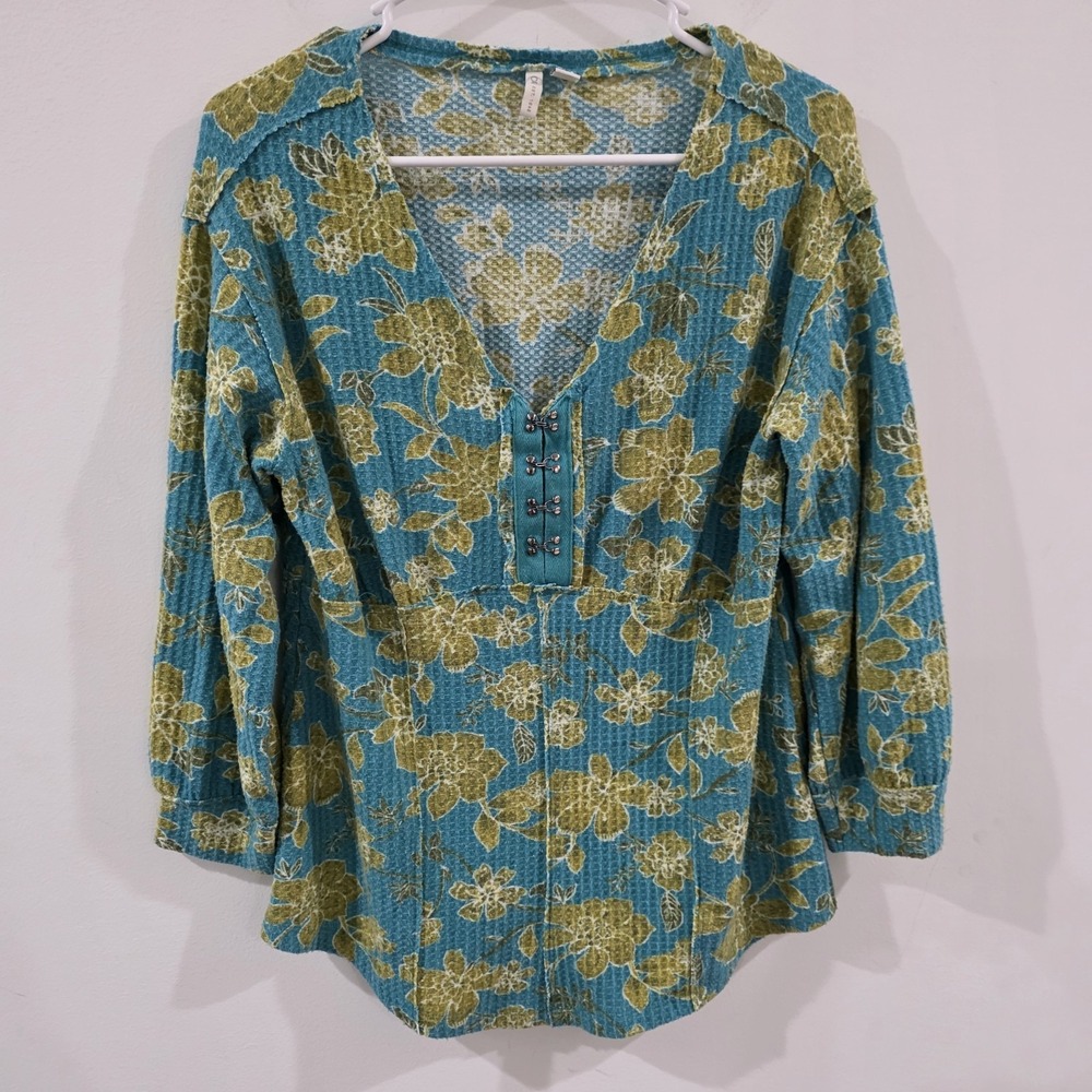 Womens Fairy Metal Clasps Floral Top Size Medium Waffle Knit Babydoll Ren Faire